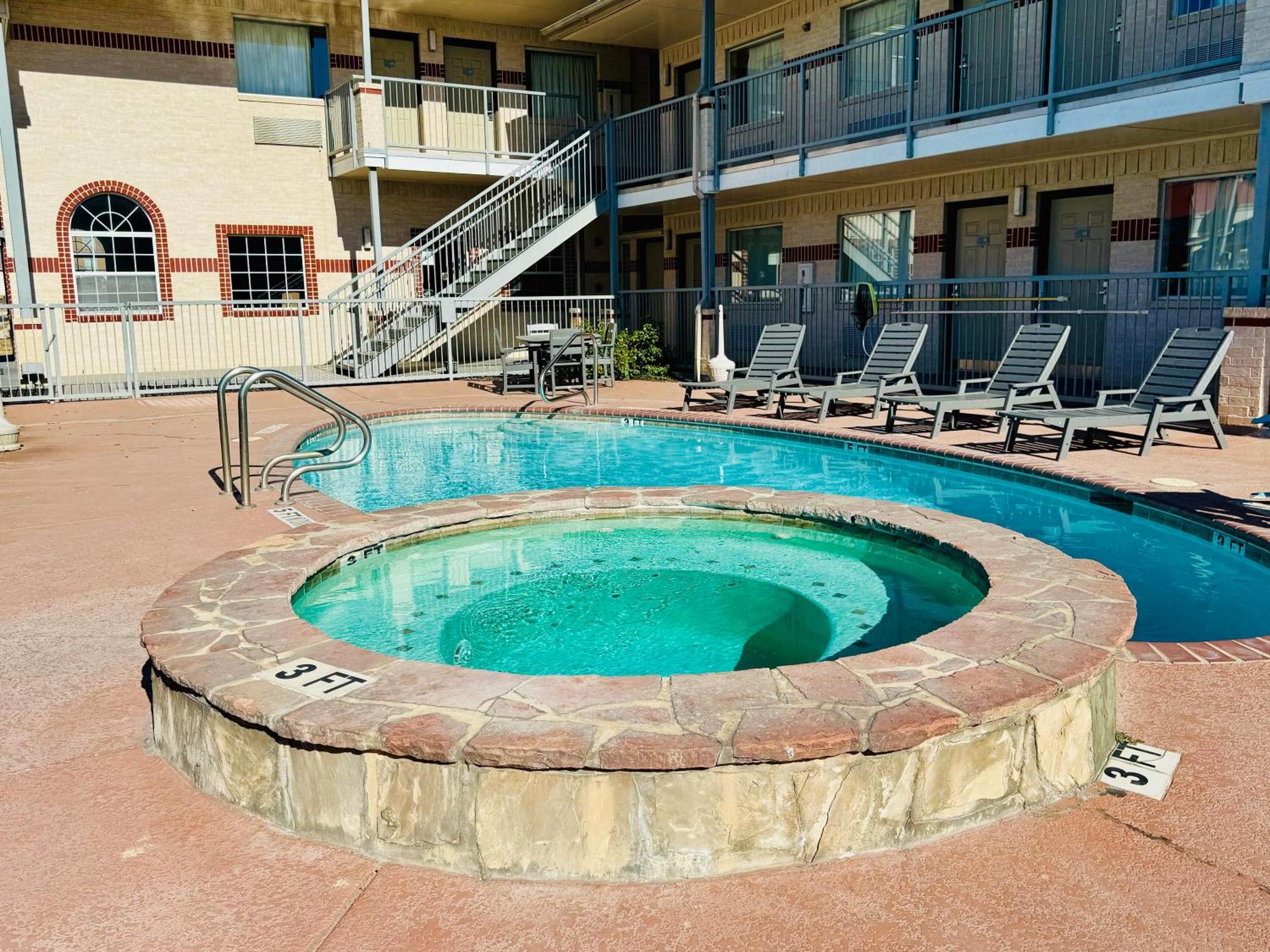 Hill Country Inn & Suites - New Braunfels, Gruene Exterior foto